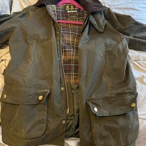 Barbour Classic, worn a hand full of times. Like new. Smoke free home.